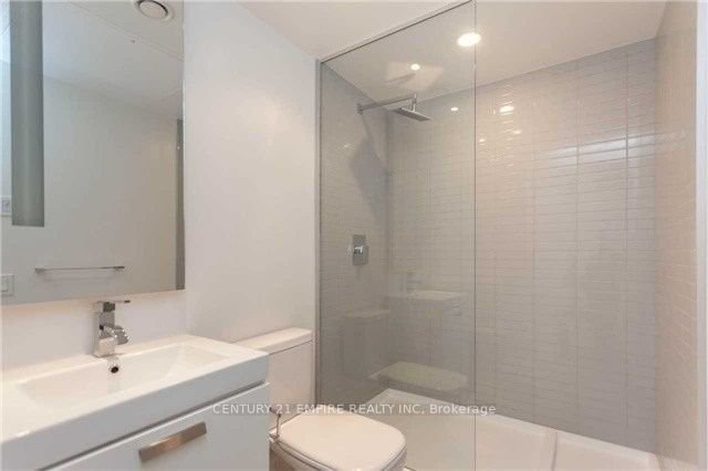 629 King St W, unit 1320 for rent - image #8