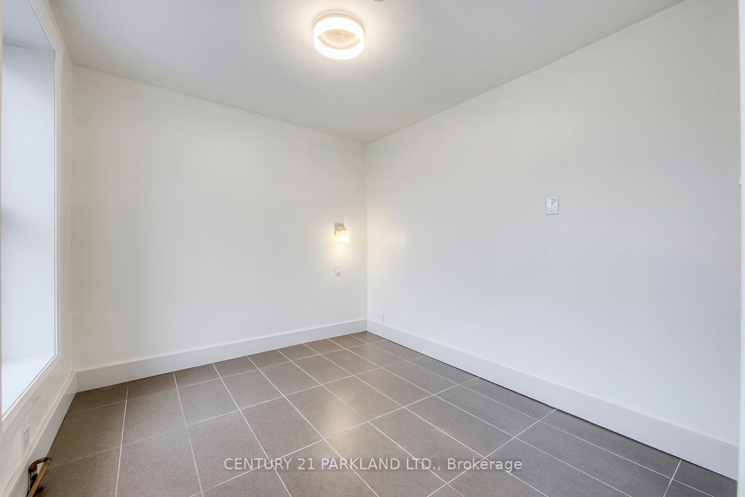 213 Queen St E, unit 6 for rent - image #17