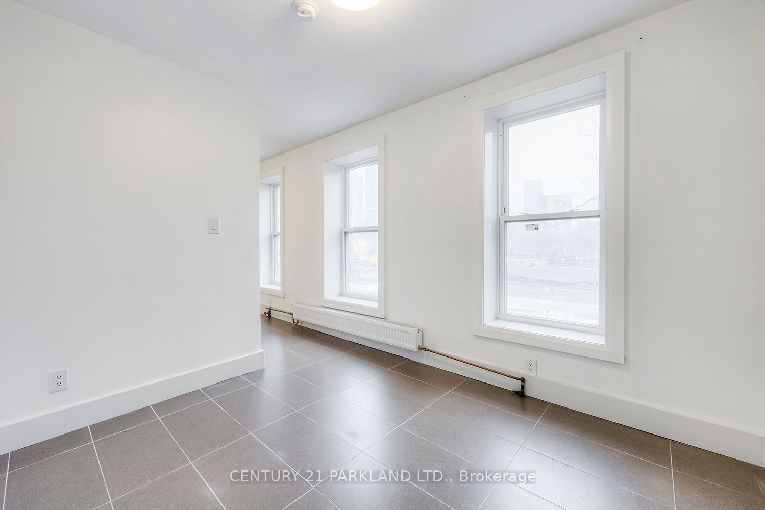 213 Queen St E, unit 6 for rent - image #19