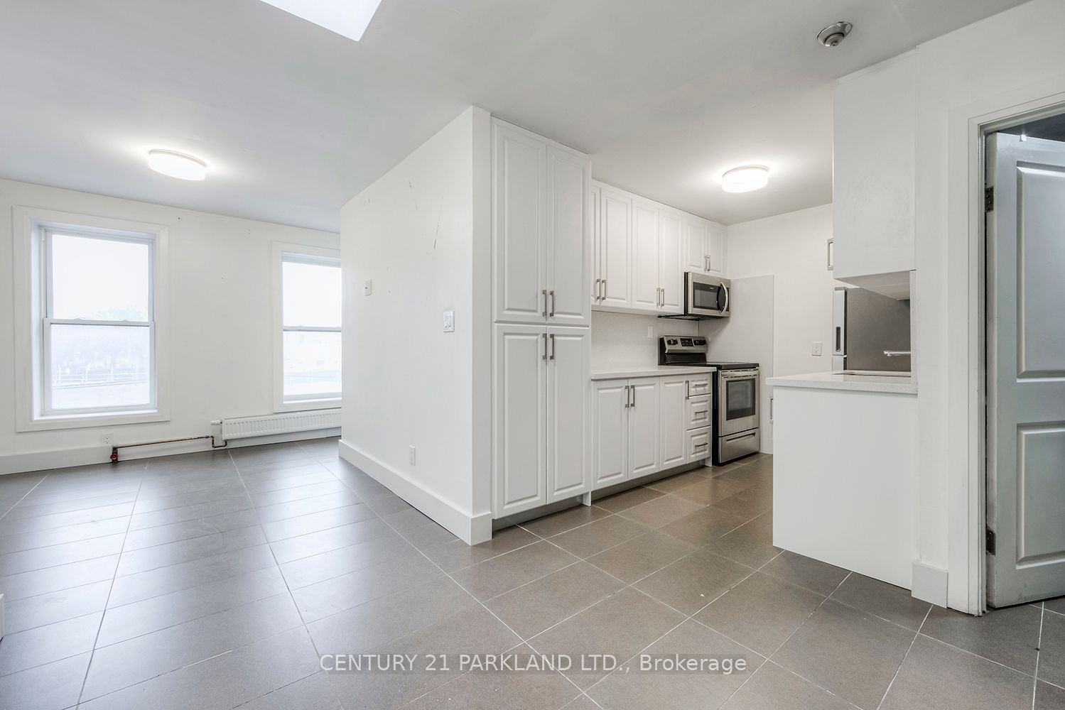 213 Queen St E, unit 6 for rent - image #5