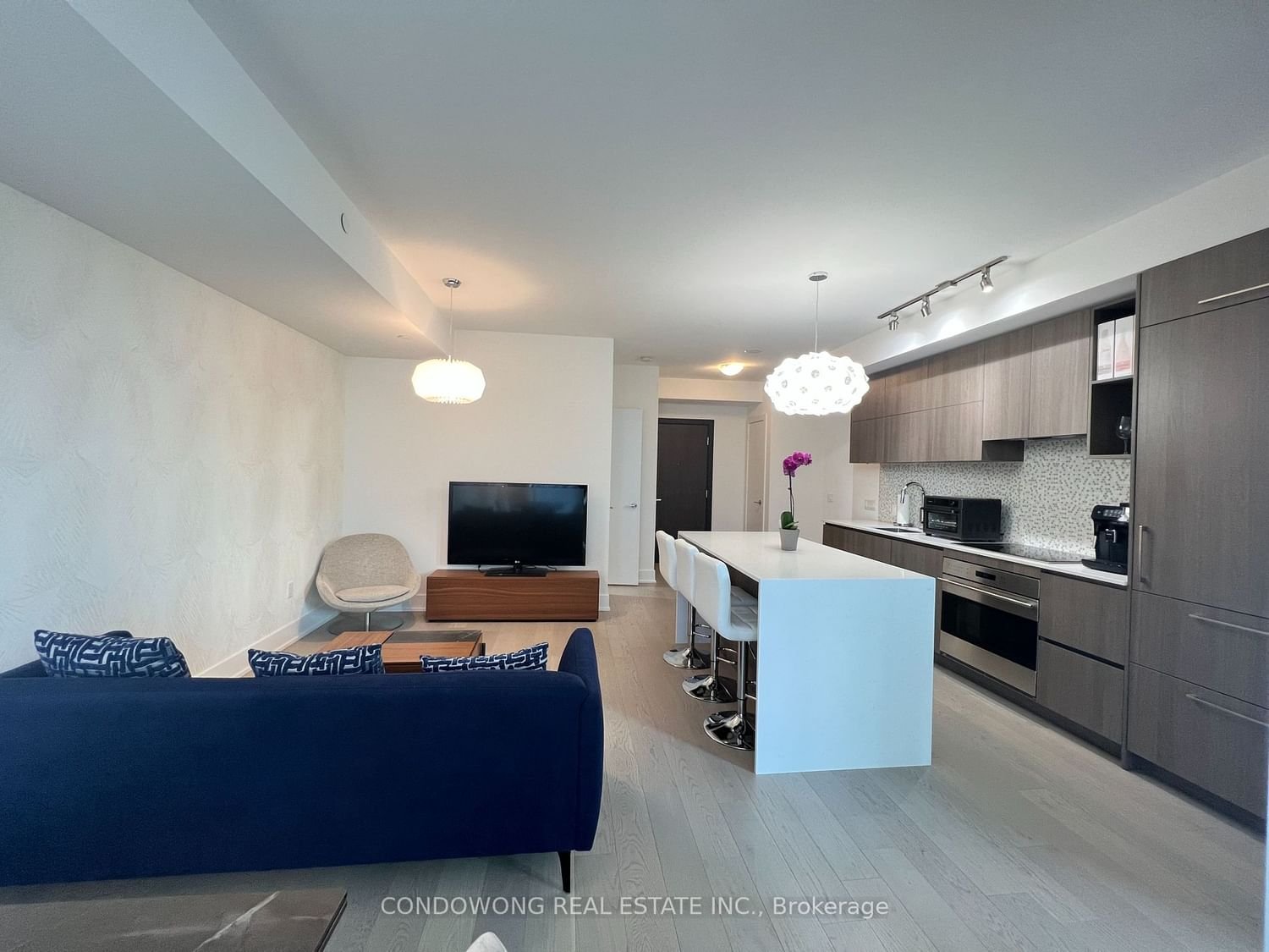 1 Yorkville Ave, unit 3801 for rent - image #2