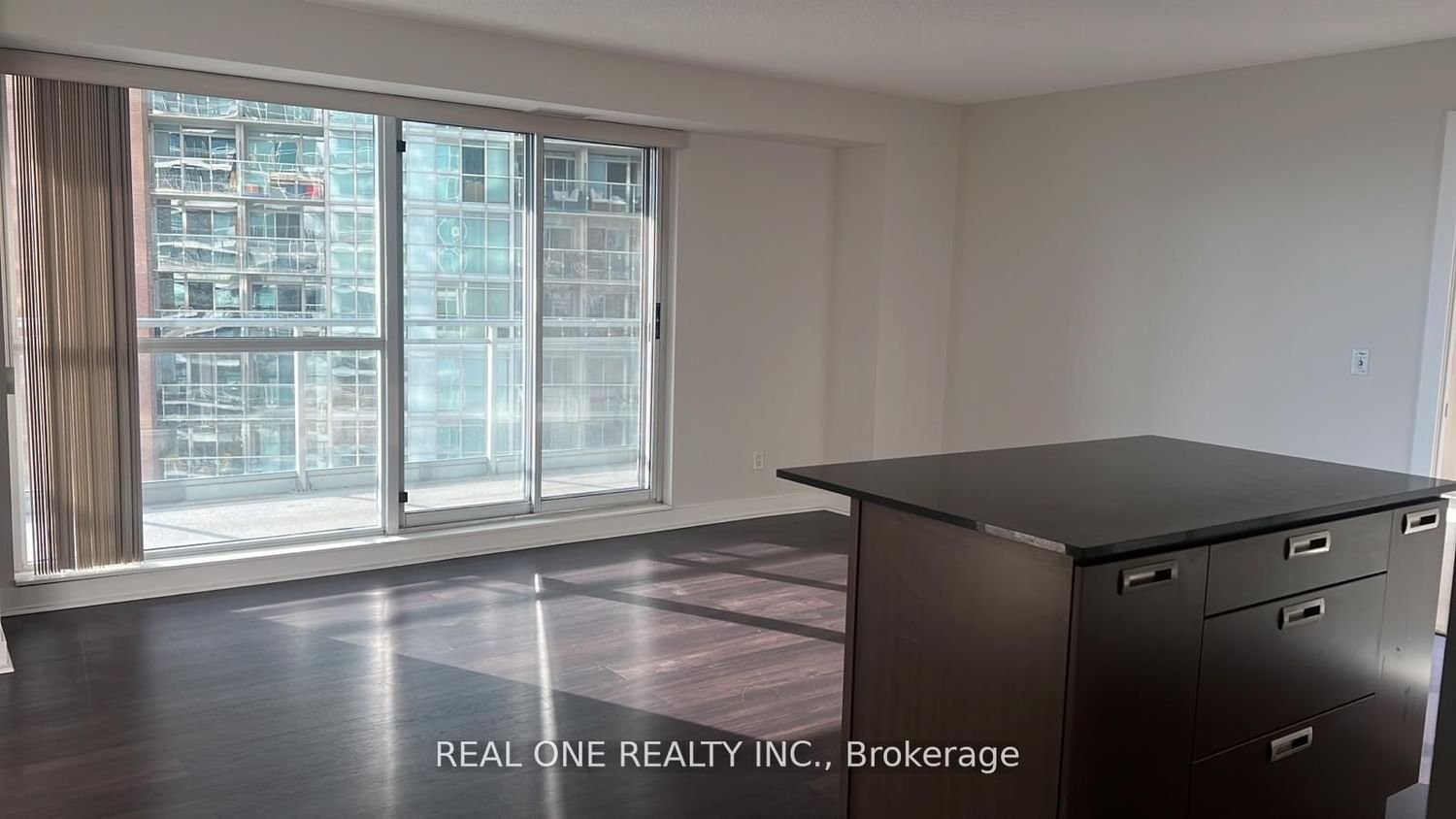 100 Western Battery Rd, unit 1907 for rent - image #4