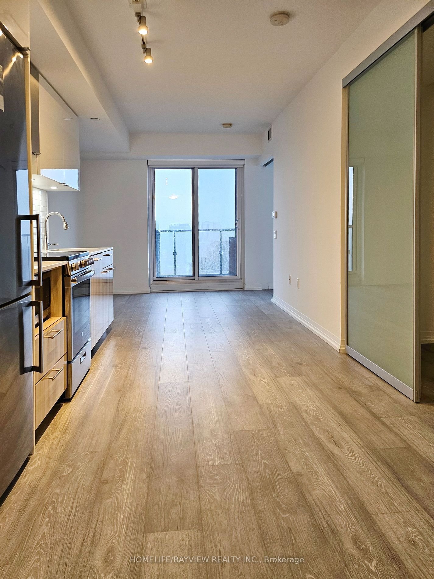 251 Jarvis St, unit 2415 for rent - image #4