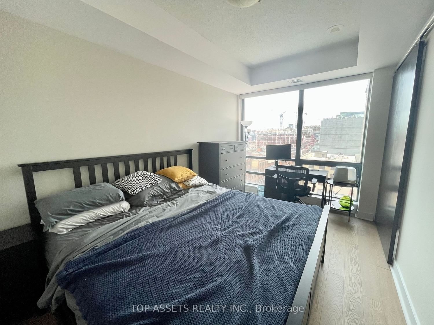 438 King St W, unit 1108 for rent - image #16