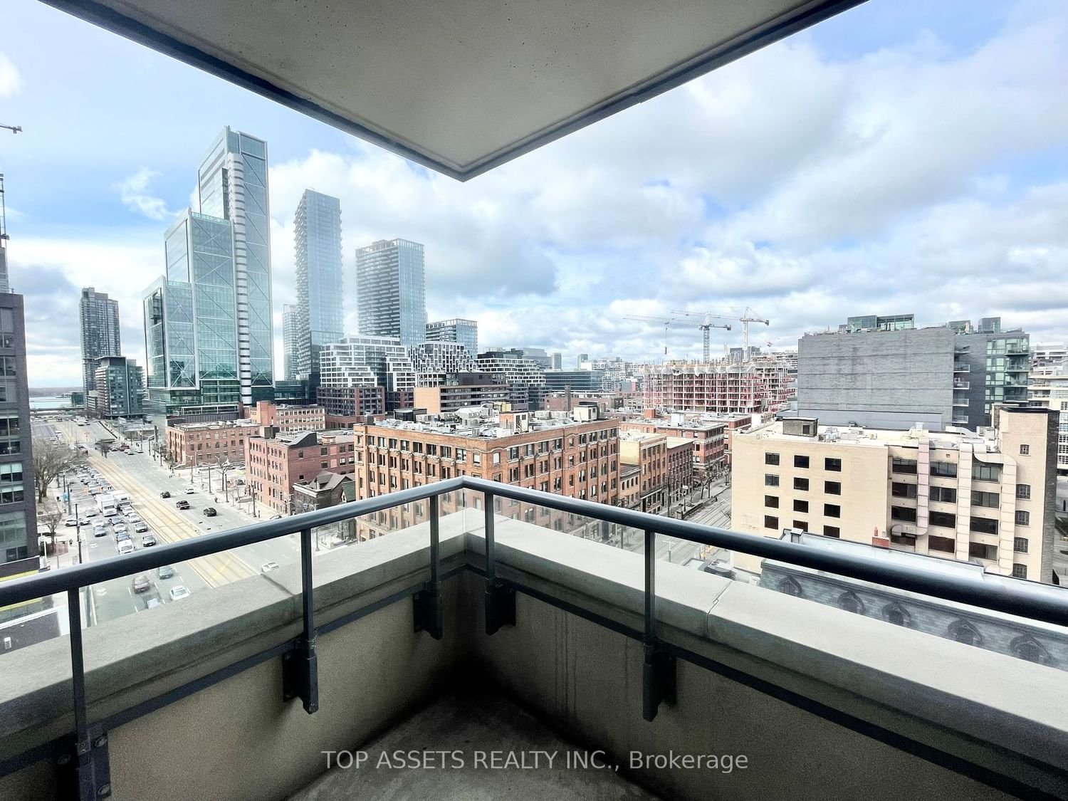 438 King St W, unit 1108 for rent - image #23