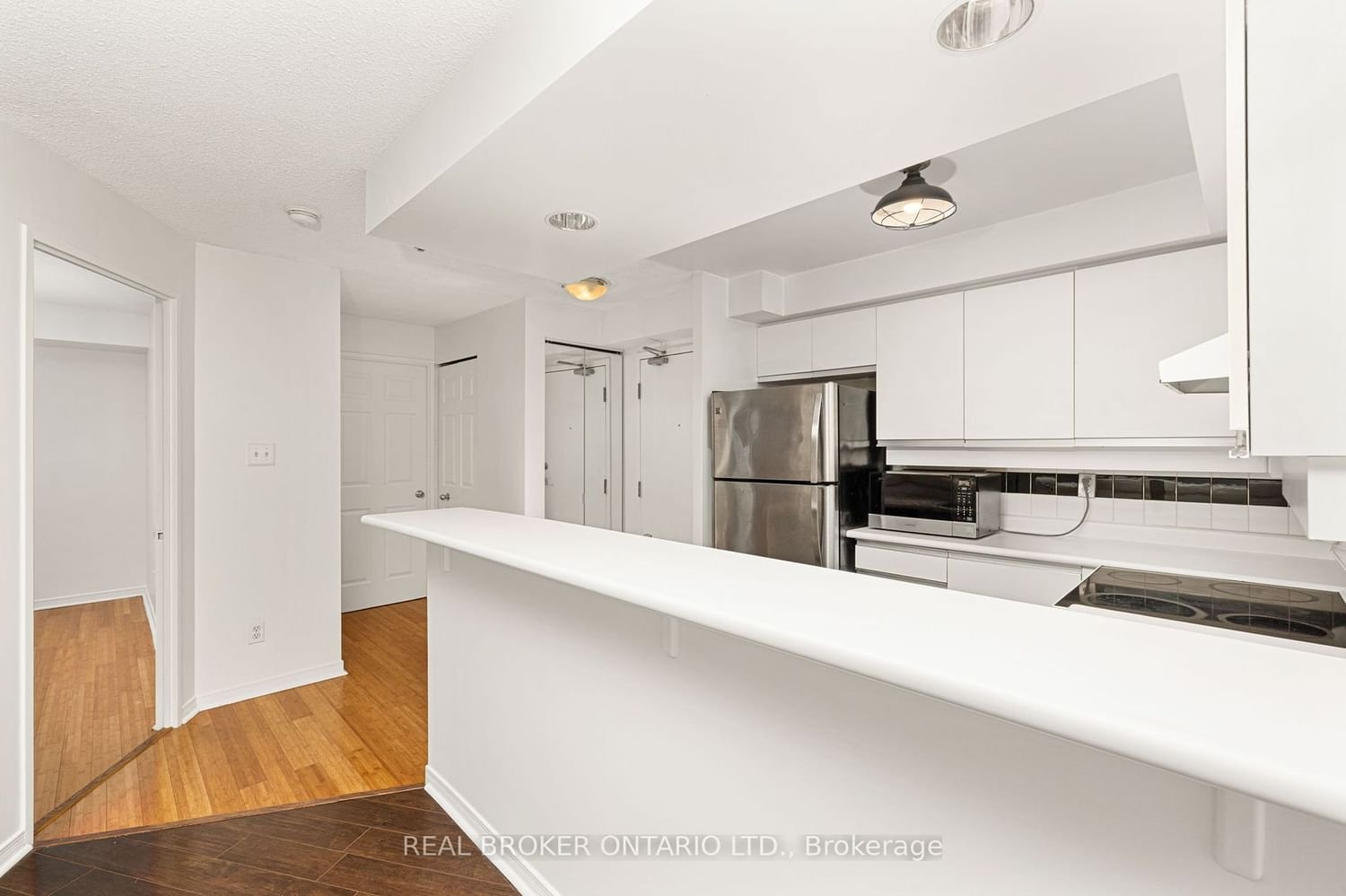 801 King St W, unit 801 for rent - image #10