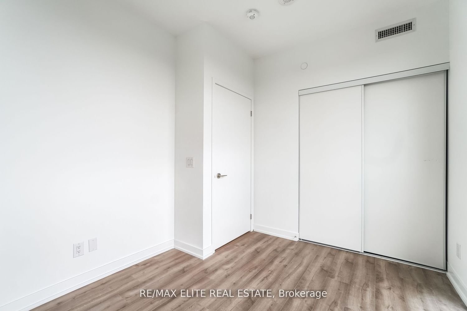 135 East Liberty St, unit 1003 for rent - image #21