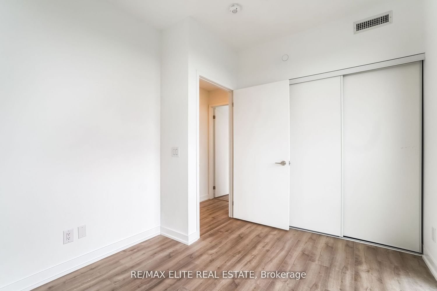135 East Liberty St, unit 1003 for rent - image #22