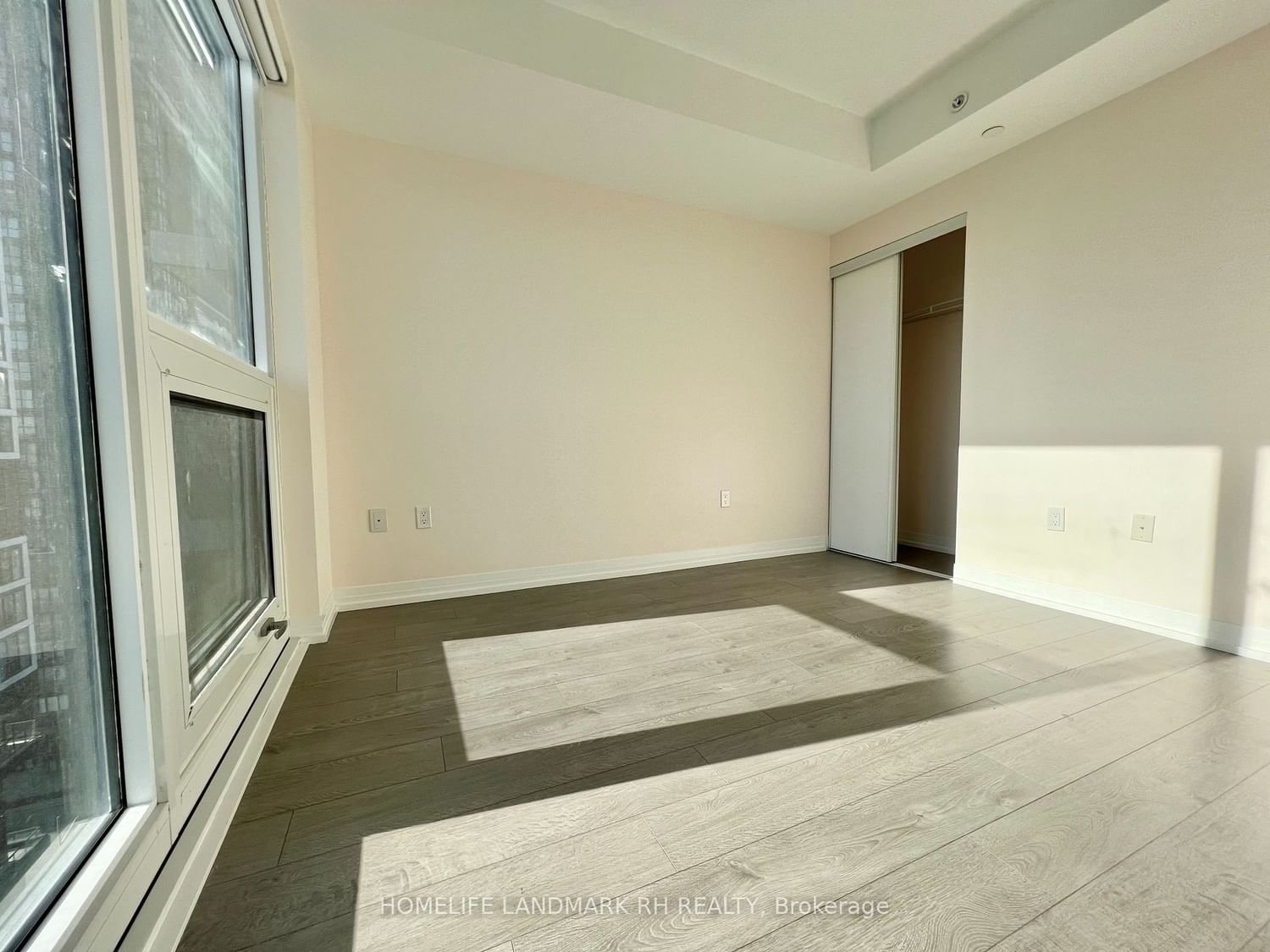 251 Jarvis St, unit 1118 for rent - image #6