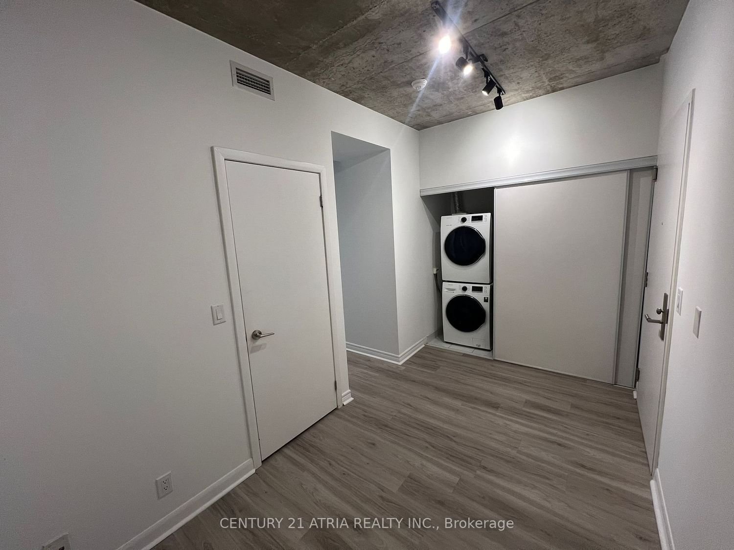 478 King St W, unit 302 for rent - image #7