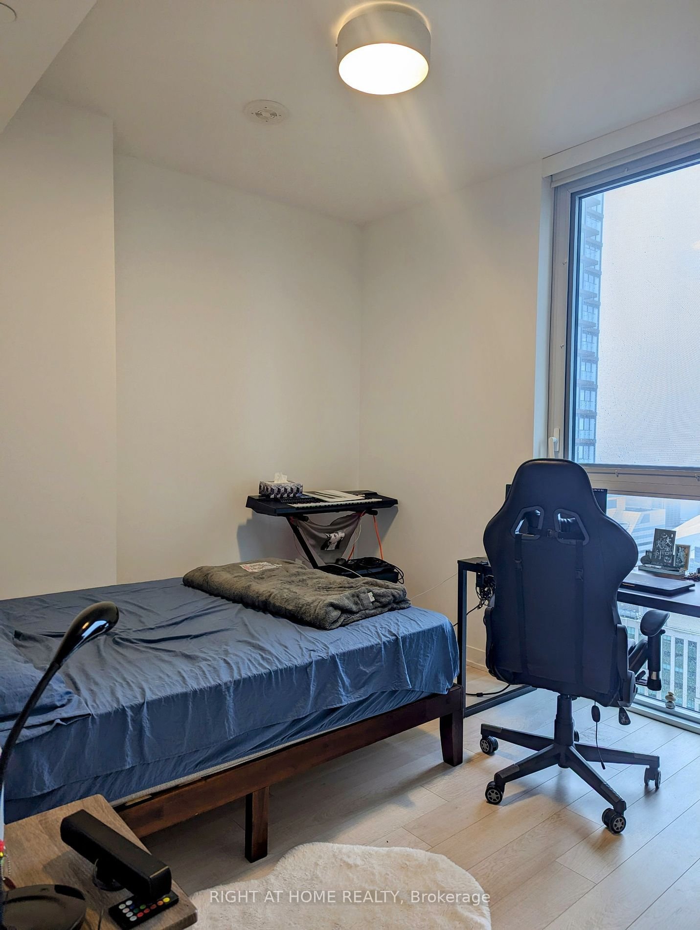 357 King St W, unit 3208 for rent - image #16
