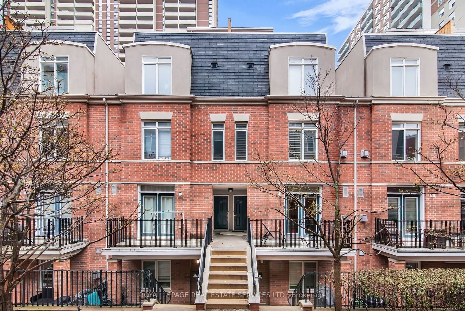 415 Jarvis St, unit 359 for rent - image #1