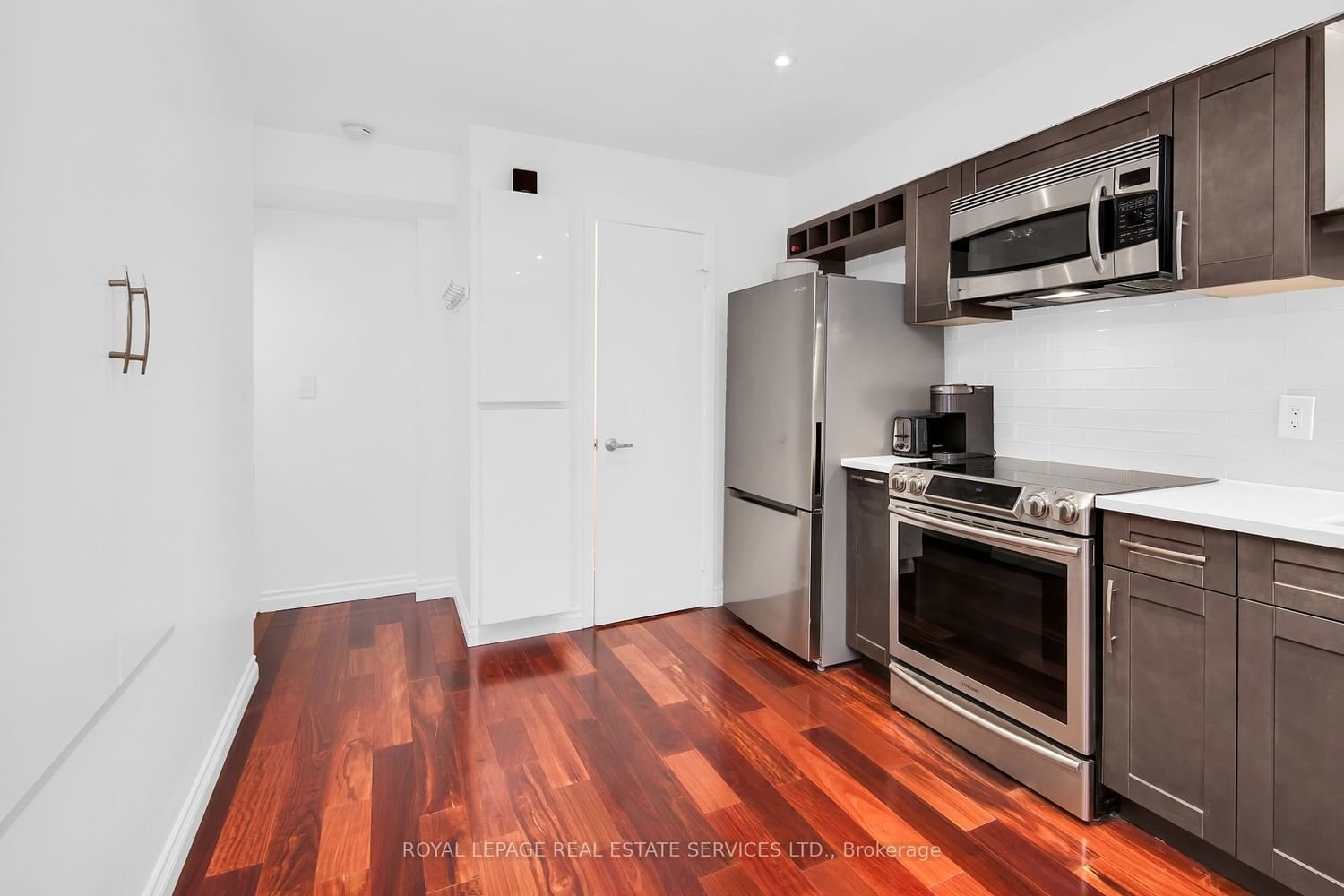 415 Jarvis St, unit 359 for rent - image #8