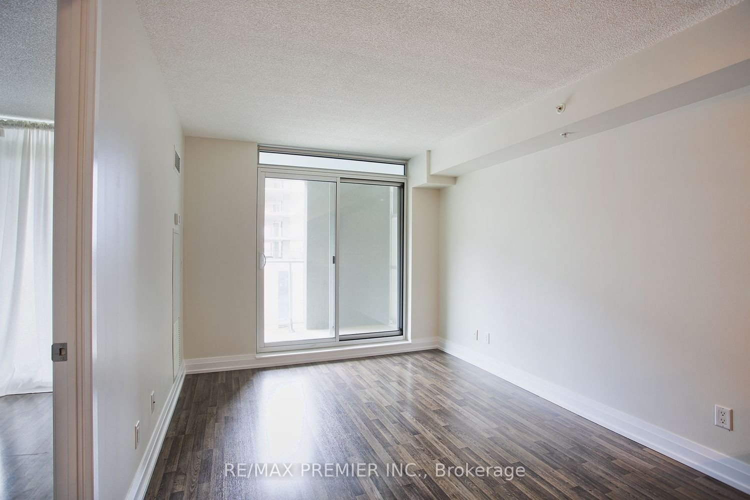 565 Wilson Ave, unit 319 W for rent - image #8