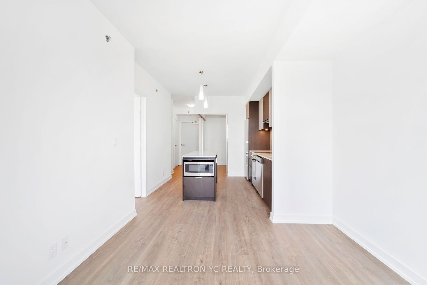 203 College St, unit 2605 for rent - image #3