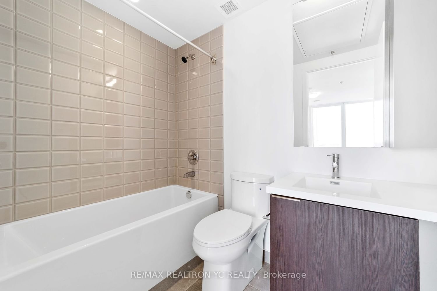 203 College St, unit 2605 for rent - image #8