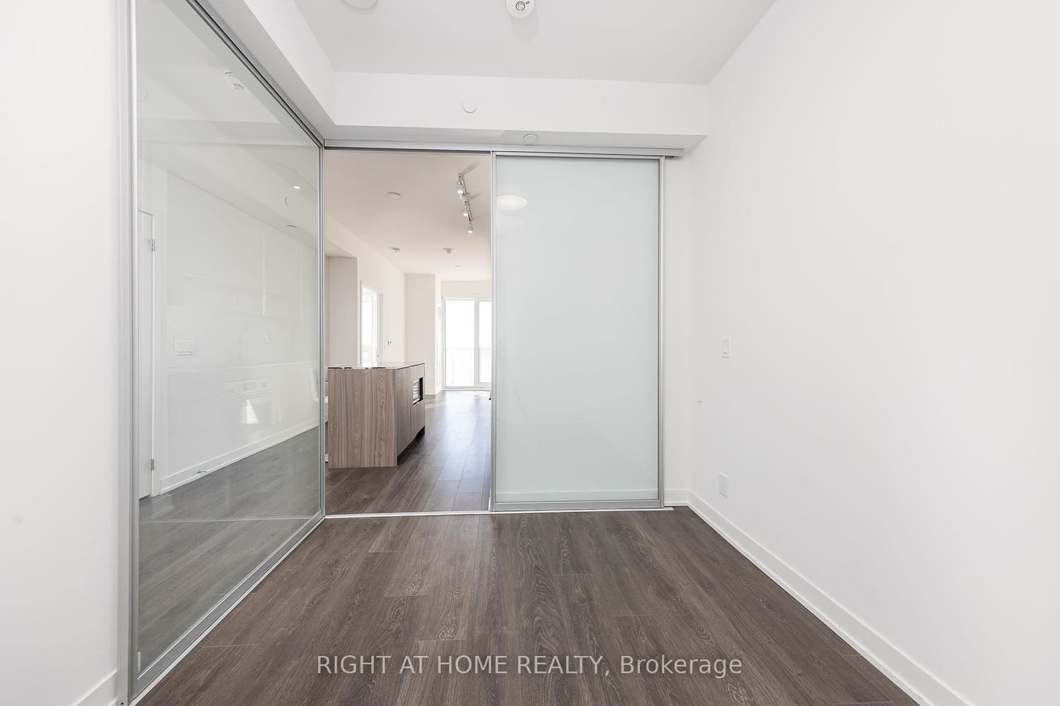 15 Holmes Ave, unit 2503 for rent - image #3