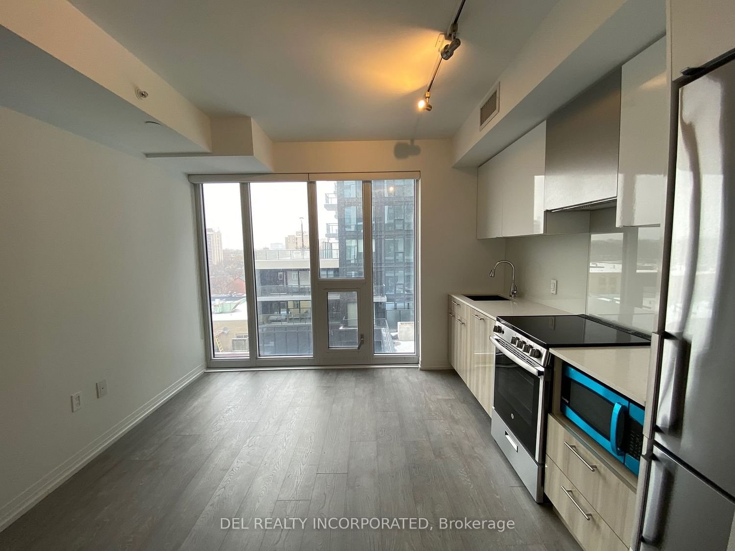 251 Jarvis St, unit 737 for rent - image #1