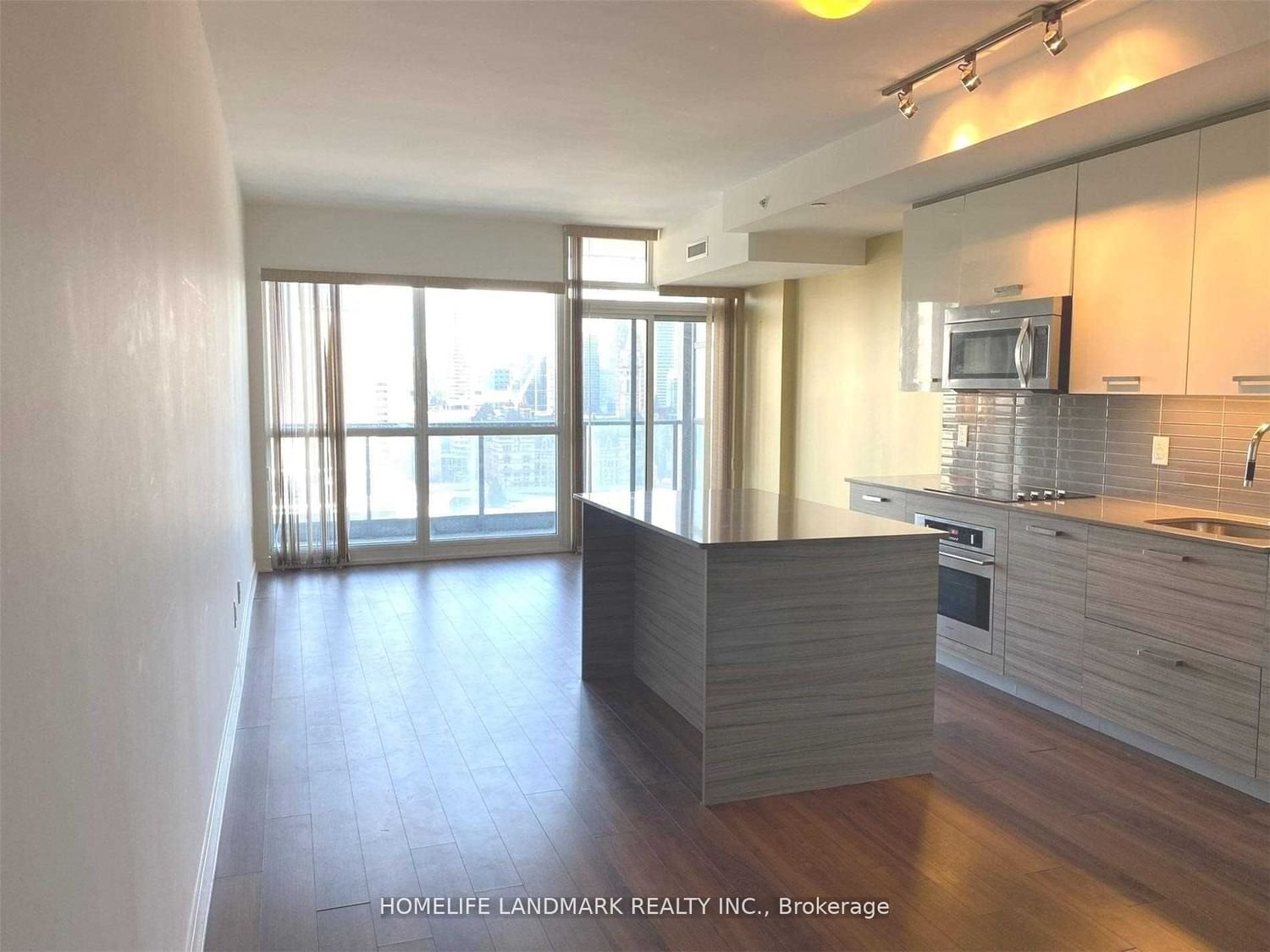 210 Simcoe St, unit 1809 for rent - image #6