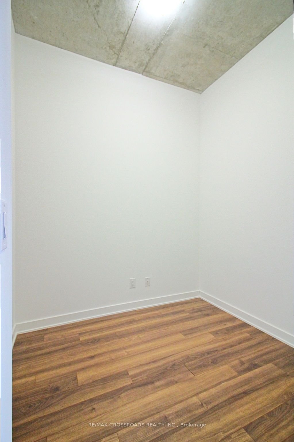 210 Simcoe St, unit 2404 for rent - image #10