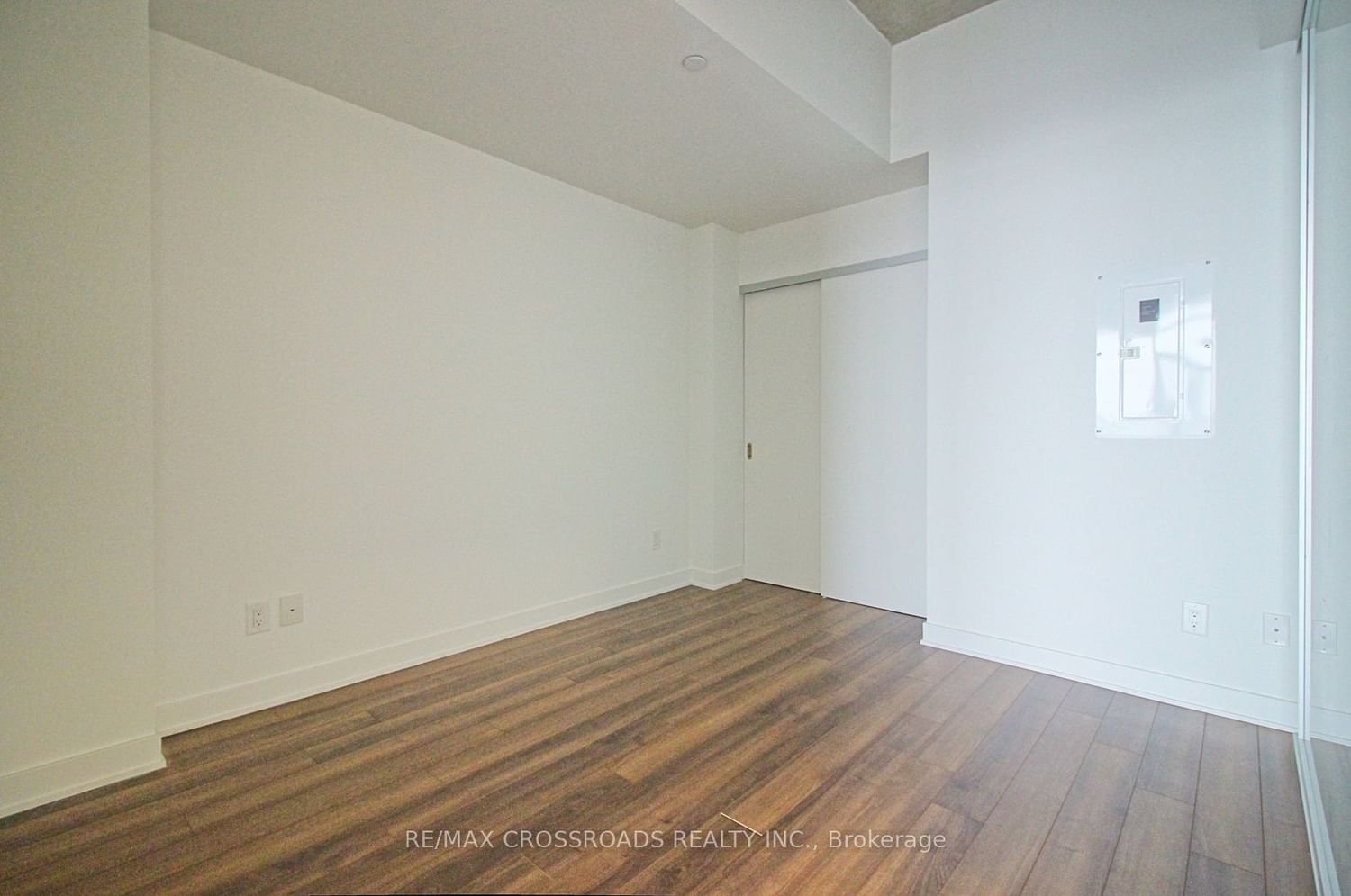 210 Simcoe St, unit 2404 for rent - image #8