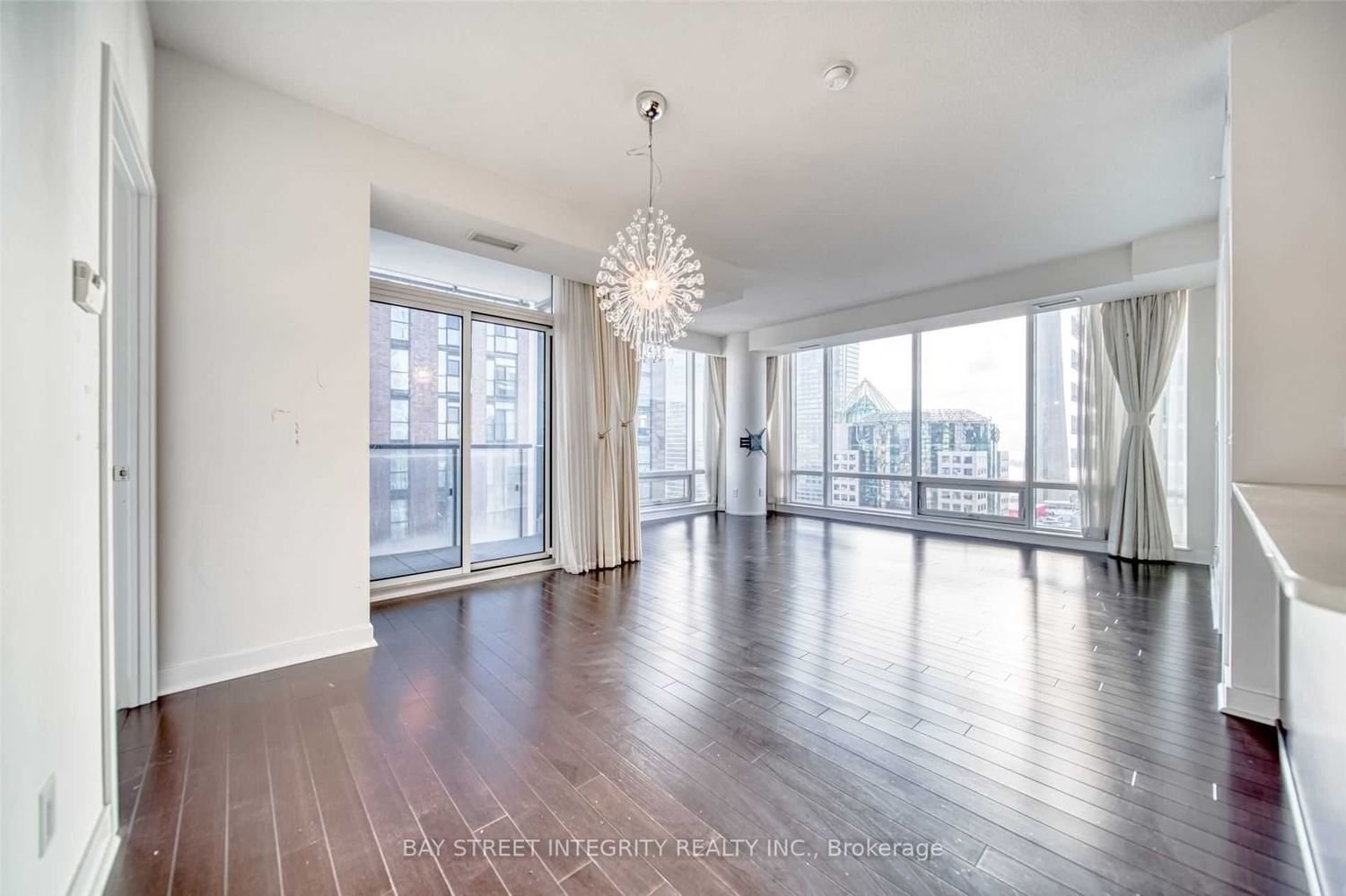 295 Adelaide St W, unit 3507 for rent - image #11