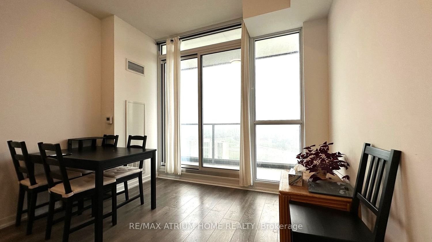 32 Forest Manor Rd, unit 2809 for rent - image #8