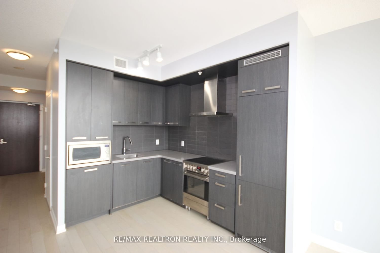 120 Bayview Ave, unit S503 for rent - image #6