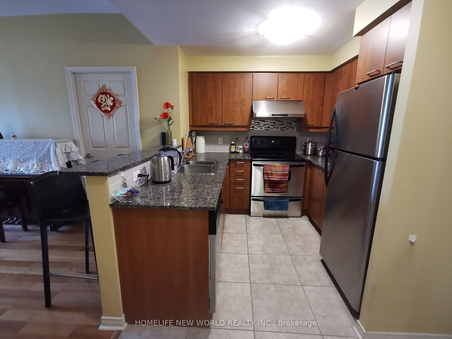 451 Rosewell Ave, unit 515 for rent - image #4