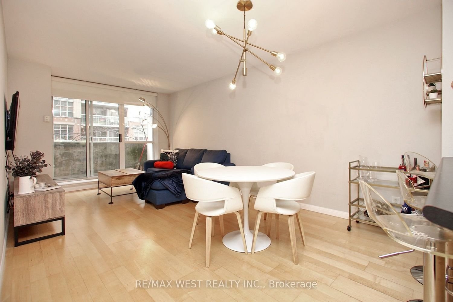 18 Stafford St, unit 202 for sale - image #2