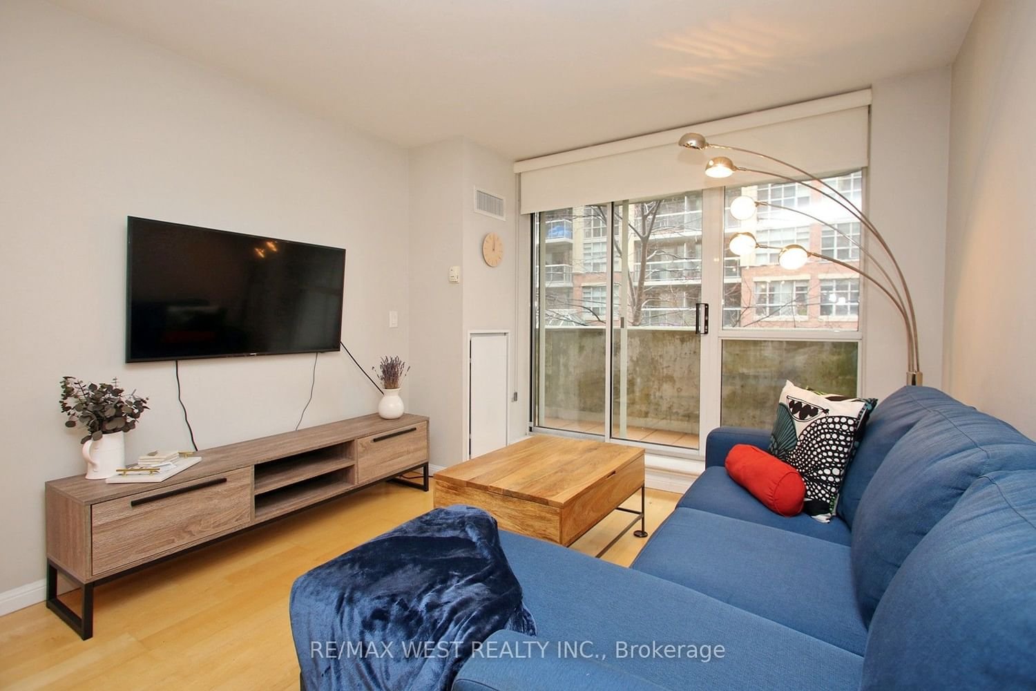 18 Stafford St, unit 202 for sale - image #4