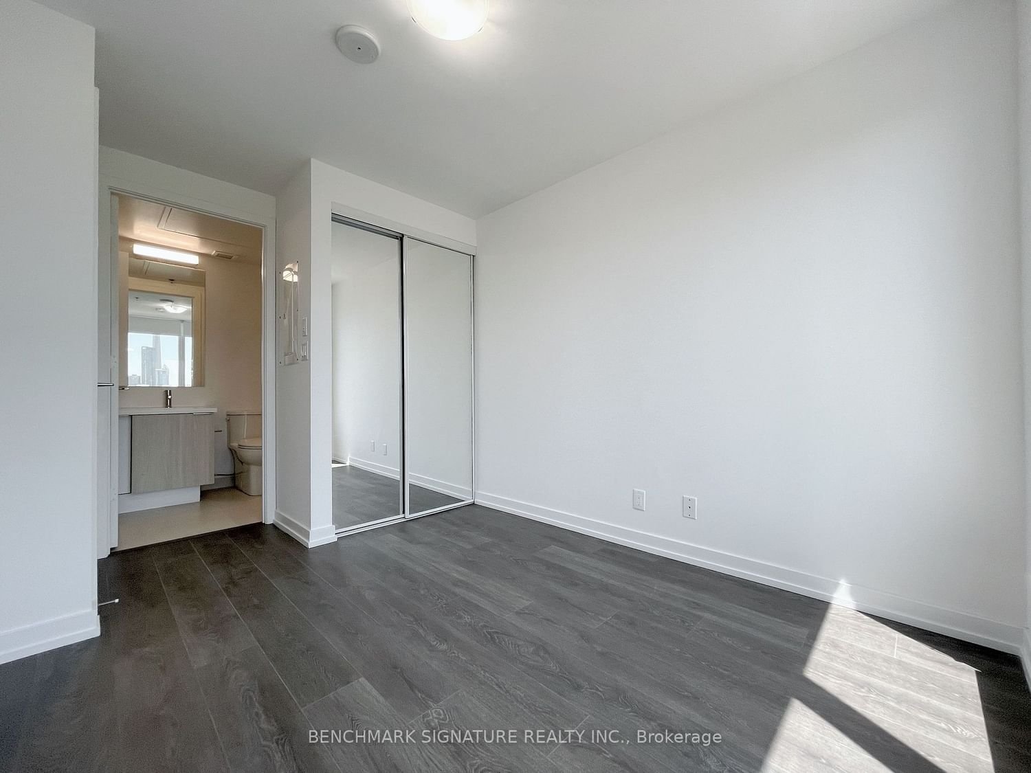 203 College St, unit 809 for rent - image #8
