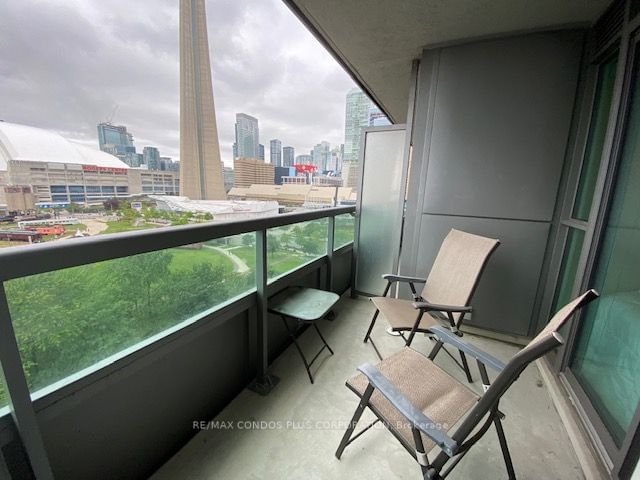 25 Lower Simcoe St, unit 1217 for rent - image #10