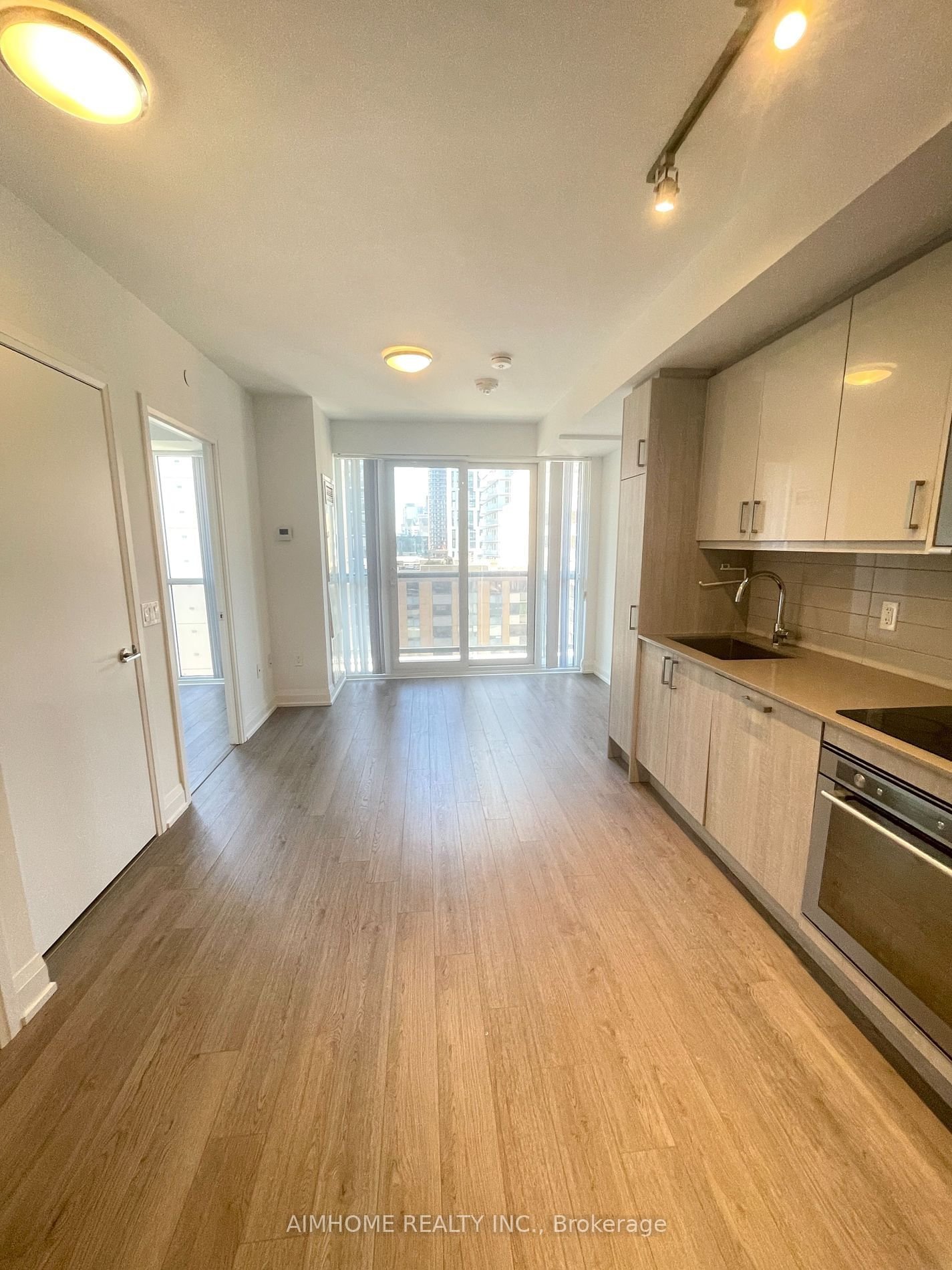 77 Mutual St, unit 1106 for rent - image #4