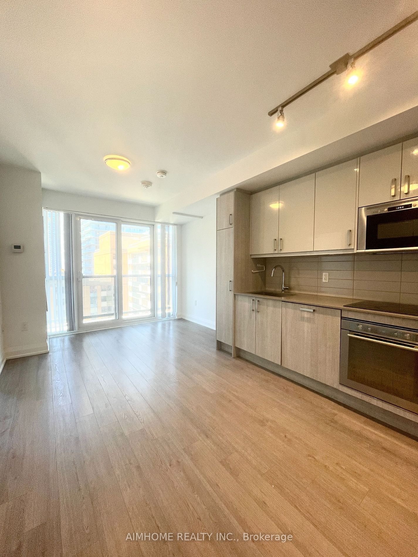 77 Mutual St, unit 1106 for rent - image #5