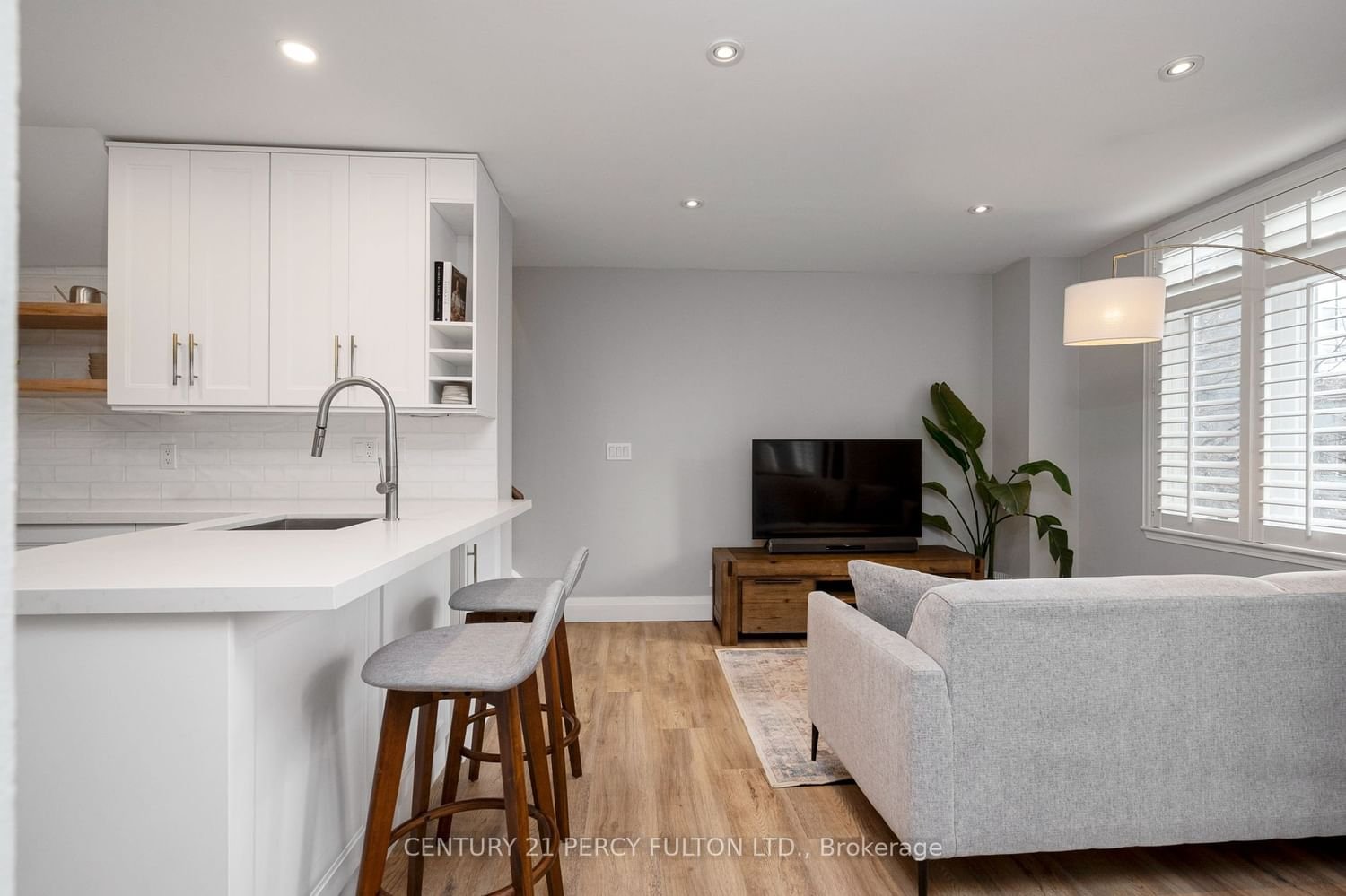 106 Redpath Ave, unit 16 for sale - image #5