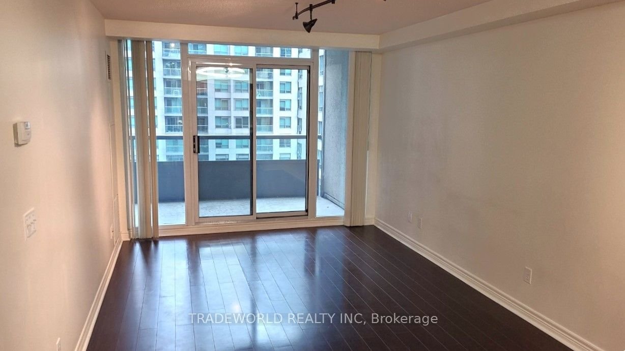 51 Lower Simcoe St, unit 626 for rent - image #2