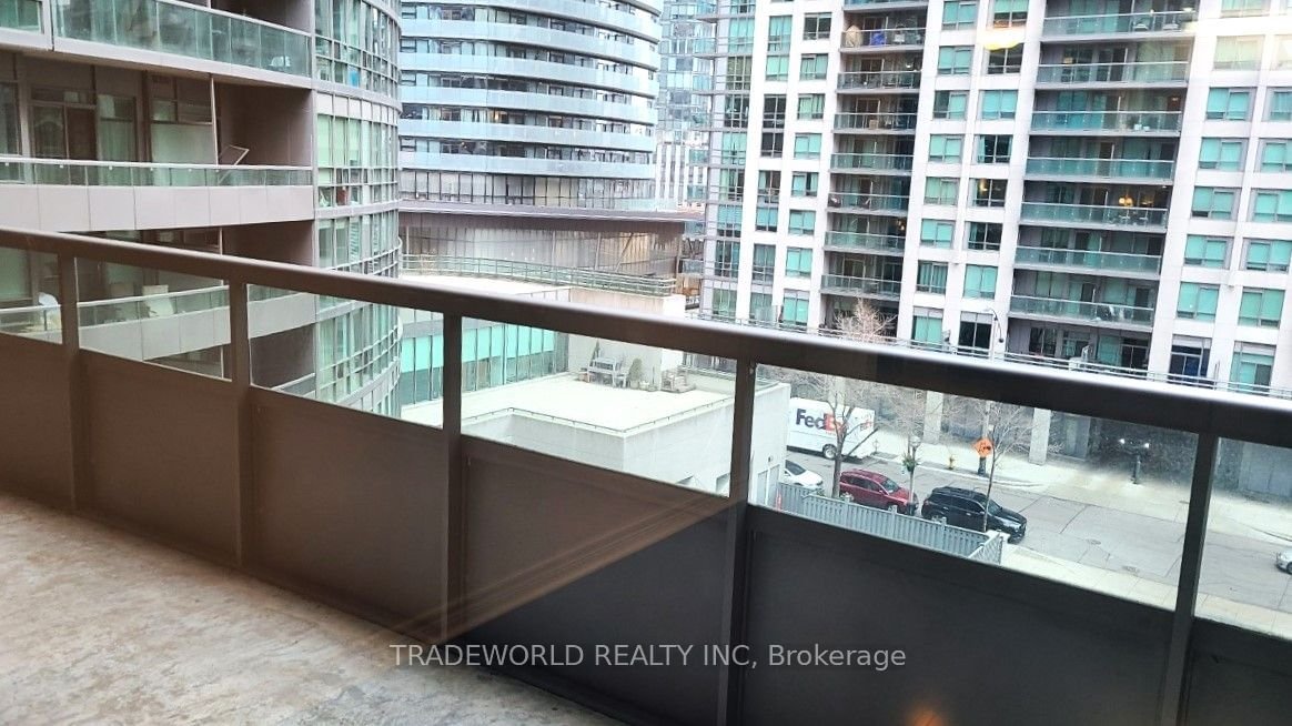 51 Lower Simcoe St, unit 626 for rent - image #9