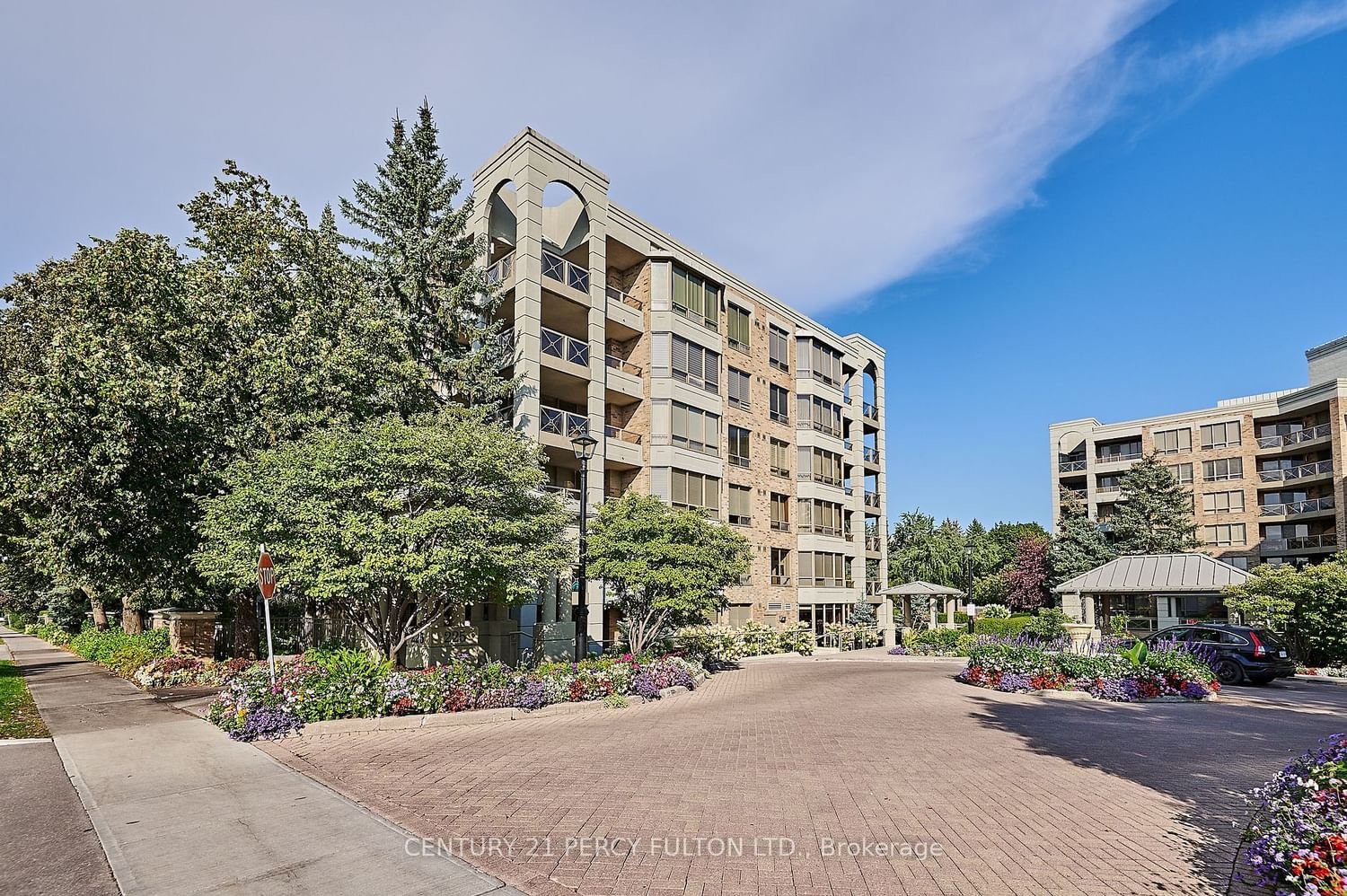 225 The Donway W, unit 101 for sale - image #2