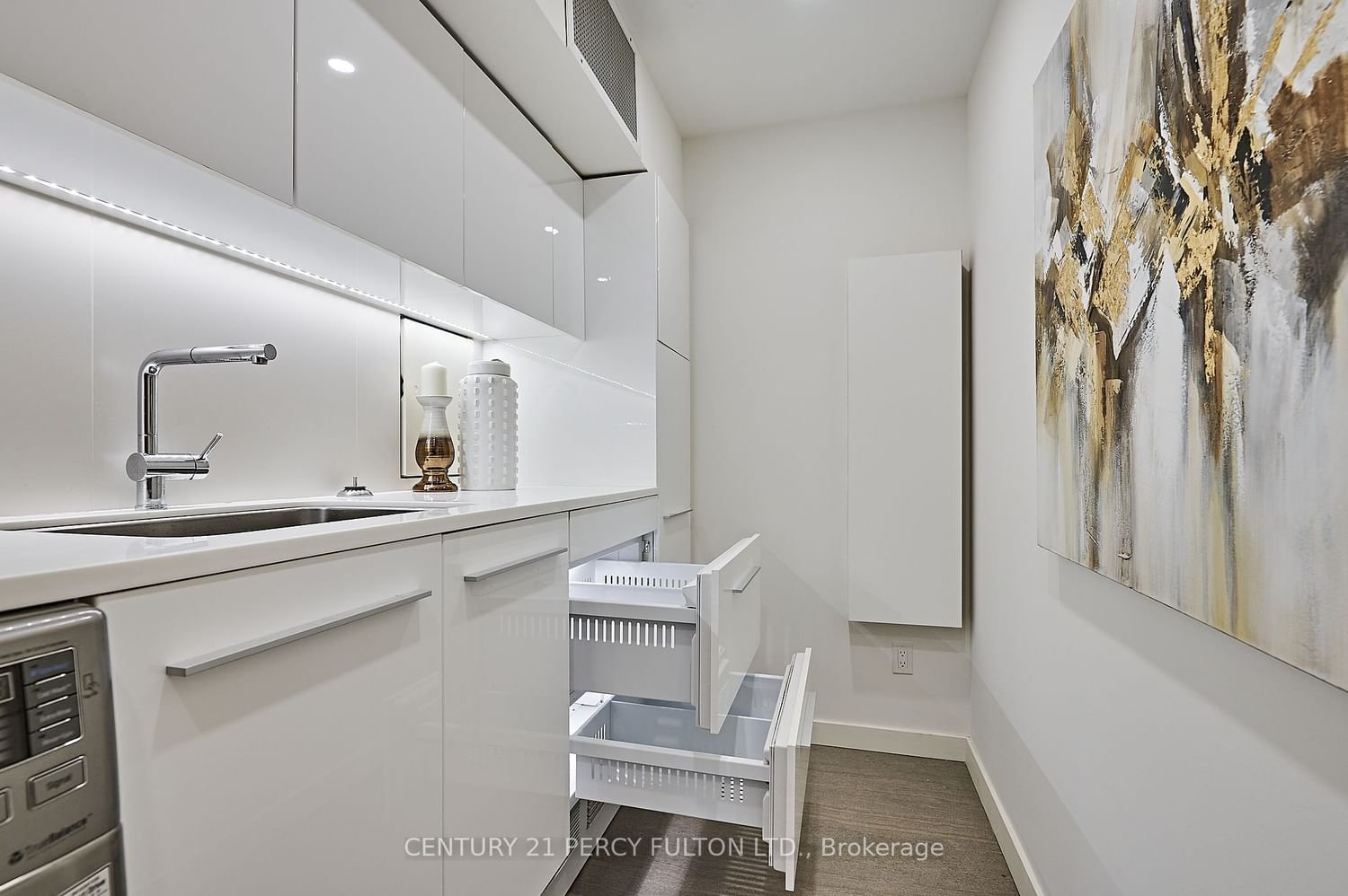 225 The Donway W, unit 101 for sale - image #33