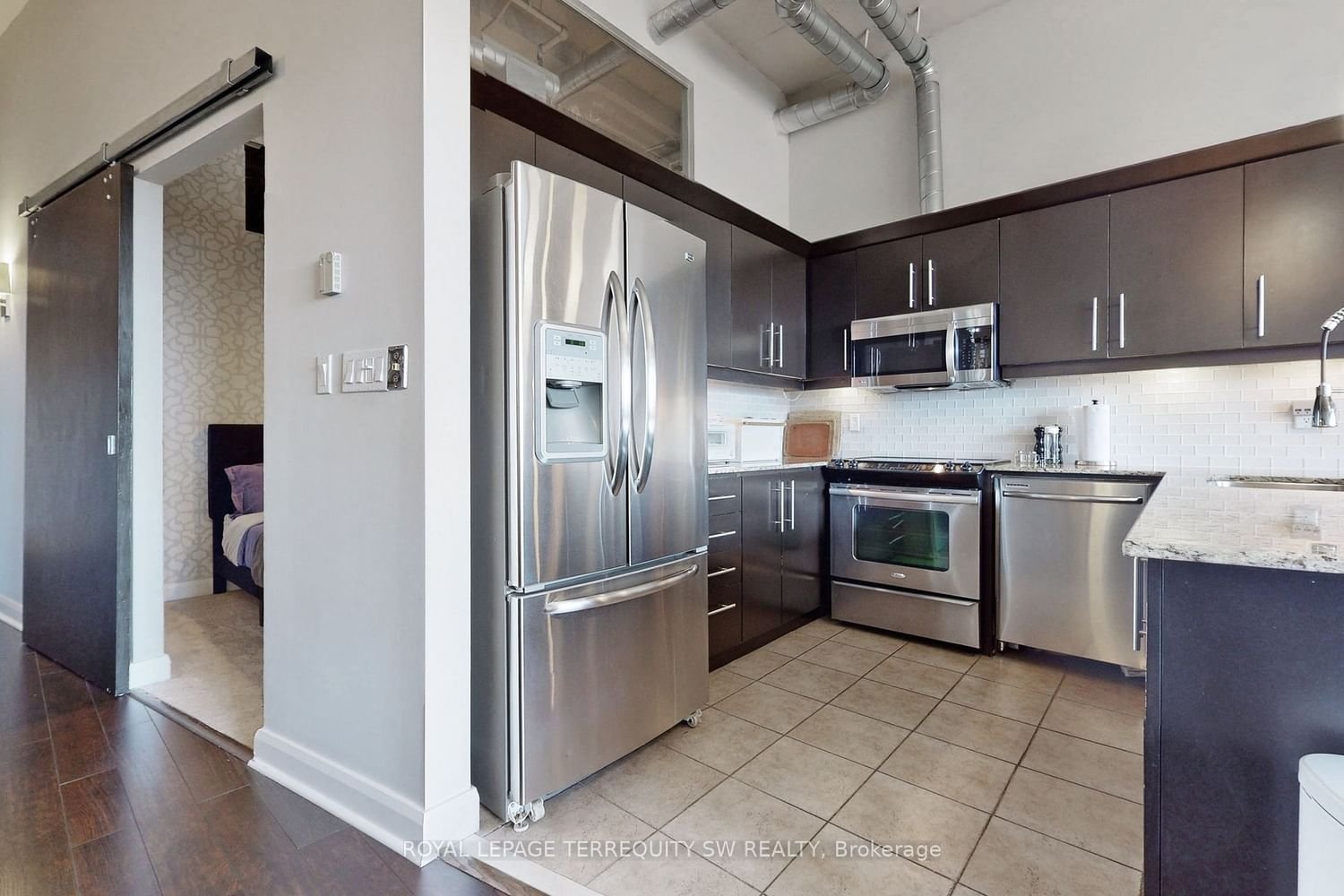 700 King St W, unit 1101 for rent - image #12
