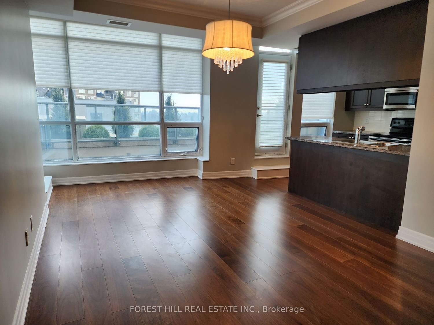 500 St. Clair Ave W, unit 401 for rent - image #5