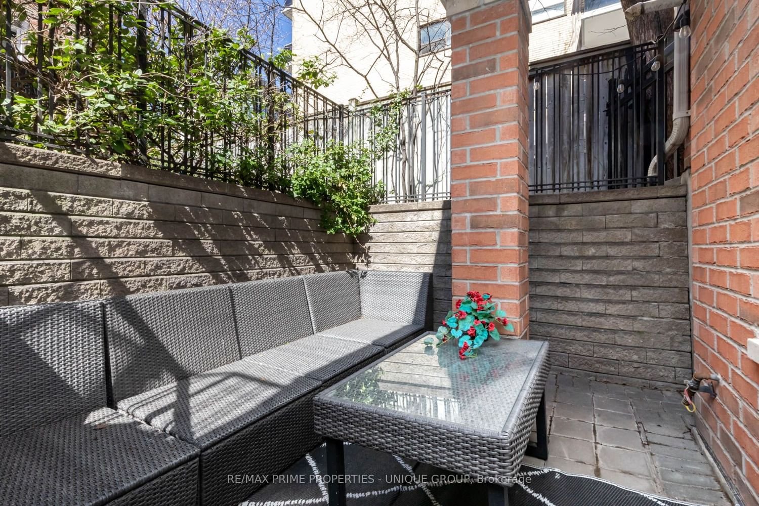 415 Jarvis St, unit 116 for rent - image #18