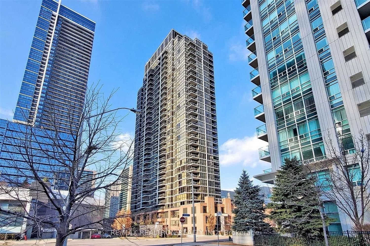 23 Sheppard Ave E, unit 807 for rent - image #15