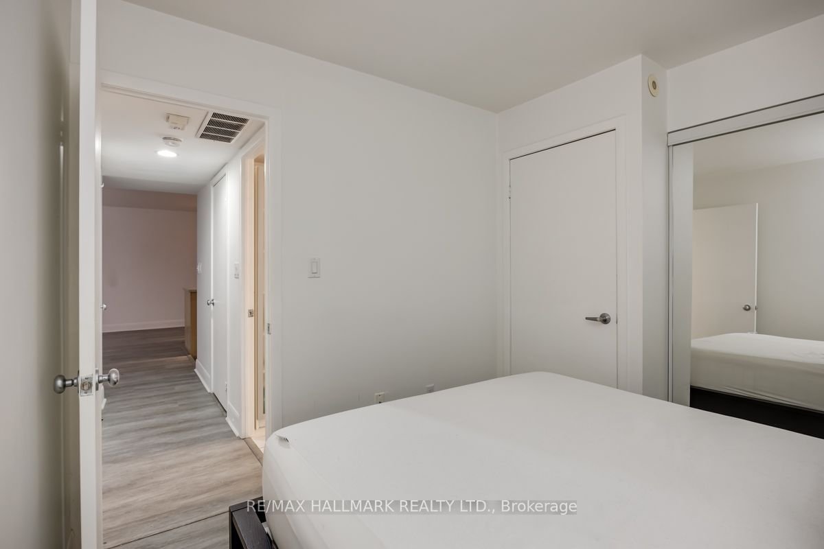 415 Jarvis St, unit 129 for rent - image #17