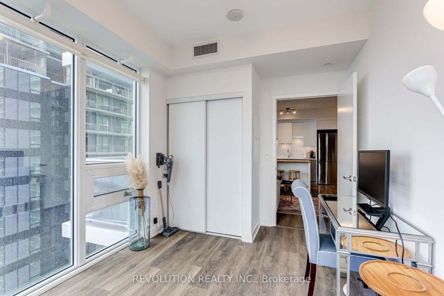 99 Broadway Ave, unit 2903 for rent - image #11