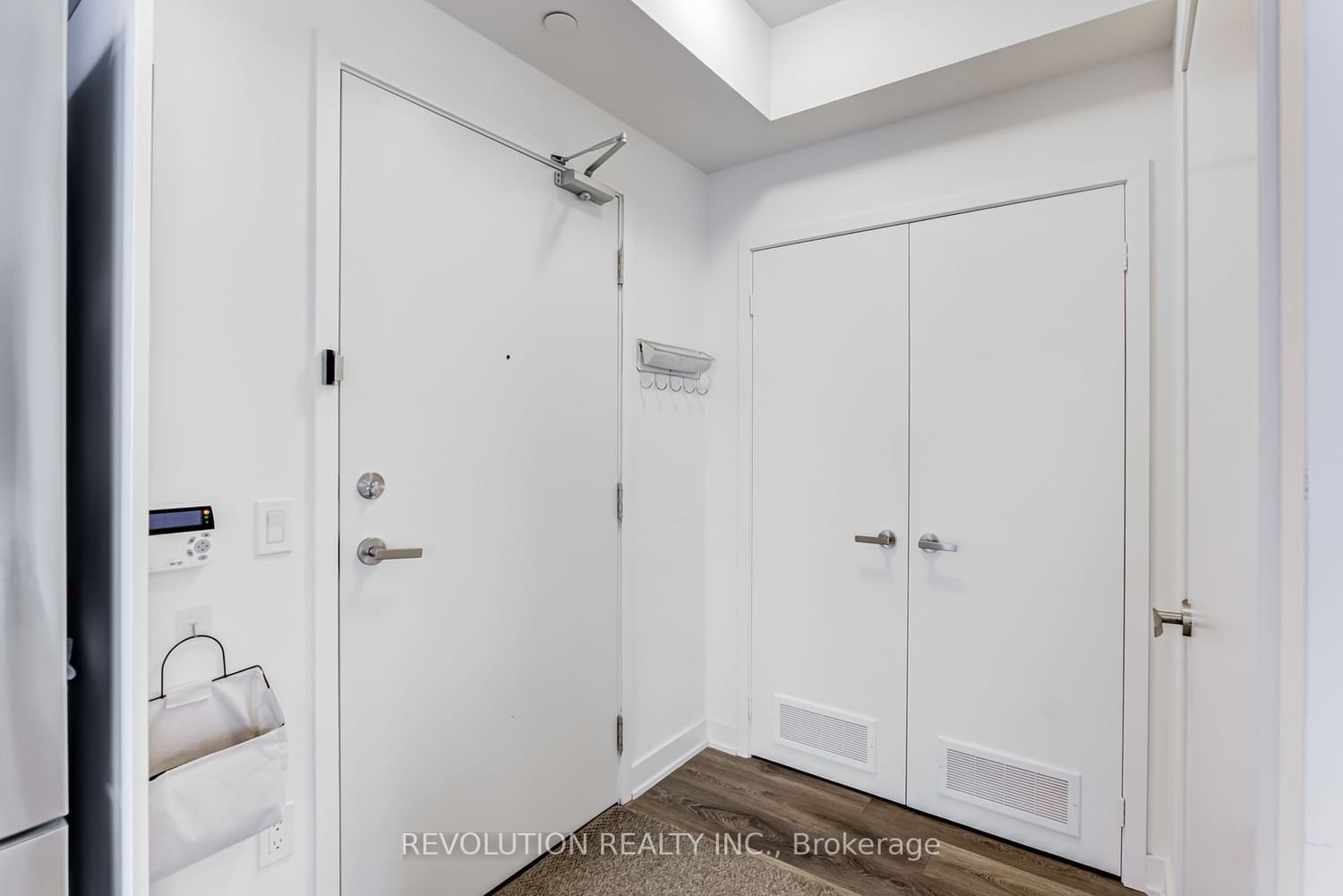 99 Broadway Ave, unit 2903 for rent - image #2