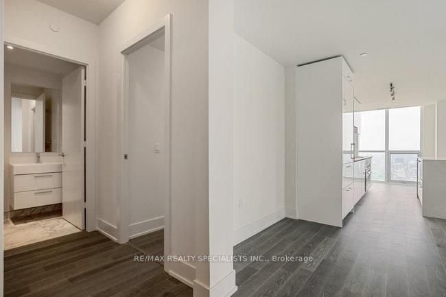 1 Yorkville Ave, unit 5103 for sale - image #24