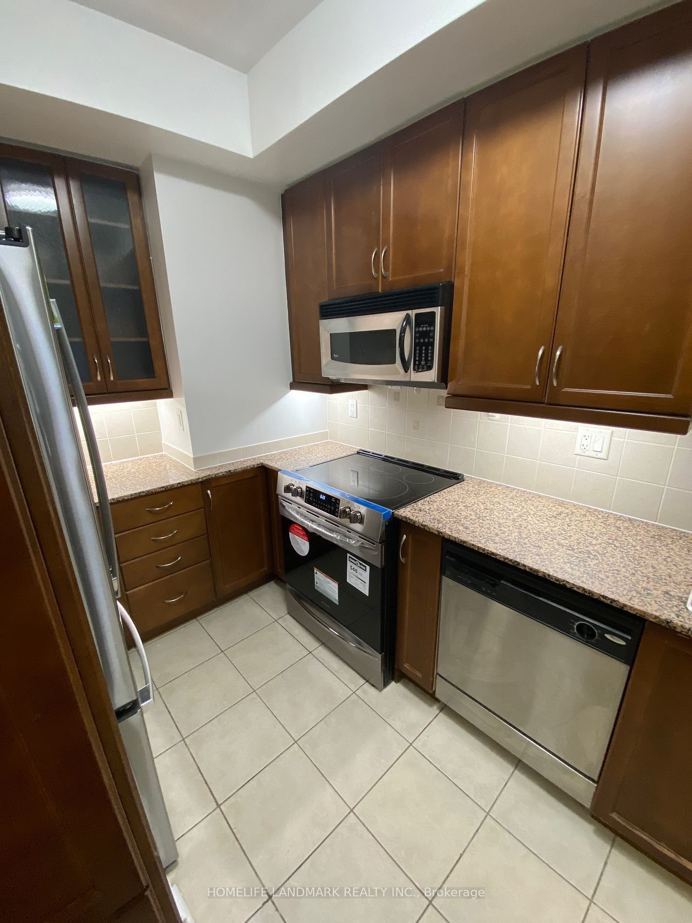 428 Kenneth Ave, unit 4 for rent - image #8