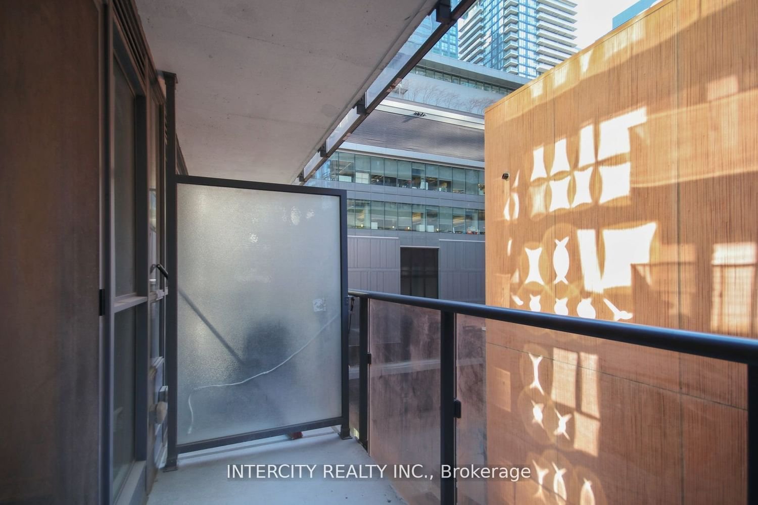 295 Adelaide St W, unit 517 for rent - image #13